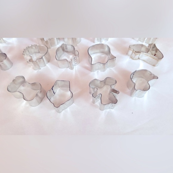Assorted Mini Metal Cookie Cutters Set of 22 Shapes! - Picture 5 of 7